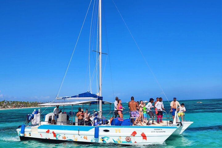Punta Cana Private Boat (Medium Groups) - Photo 1 of 20